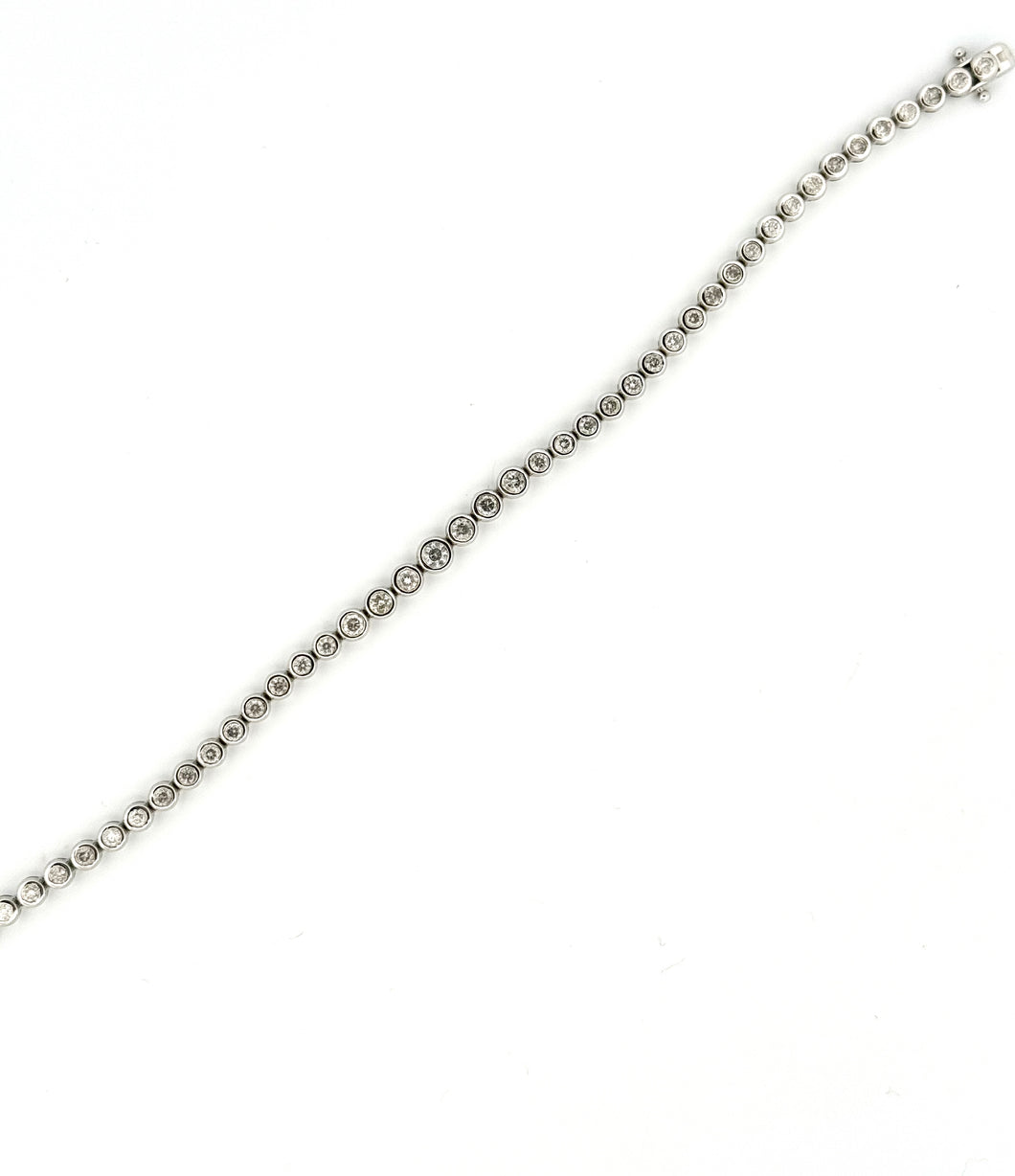 Bezel Diamond Graduating Bracelet